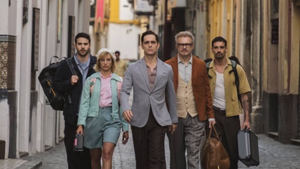 Berlino 2 e la Dama con l'ermellino, recensione: il colpo perde tensione e il franchise mostra la stanchezza