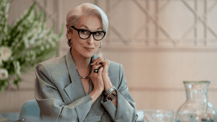 Non potendo piu romanticizzare la moda, Il Diavolo veste Prada 2 passa al giornalismo