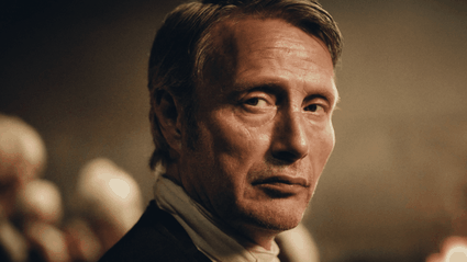 La terra promessa, recensione: Mads Mikkelsen e gigantesco in un western danese che commuove