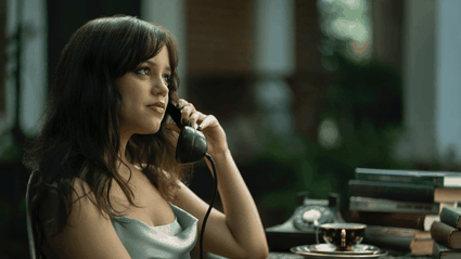 Miller's Girl: Jenna Ortega e ancora una liceale gotica in un thriller erotico che deraglia ma, talvolta, intriga