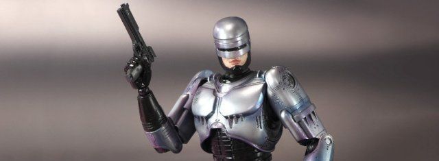 Da Play Asia action figure classiche e moderne di RoboCop