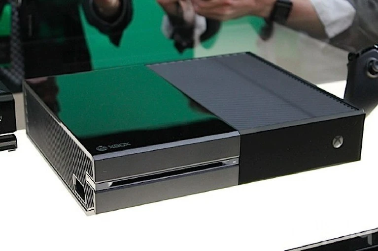 Un rumor parla di Xbox One senza Kinect a 399