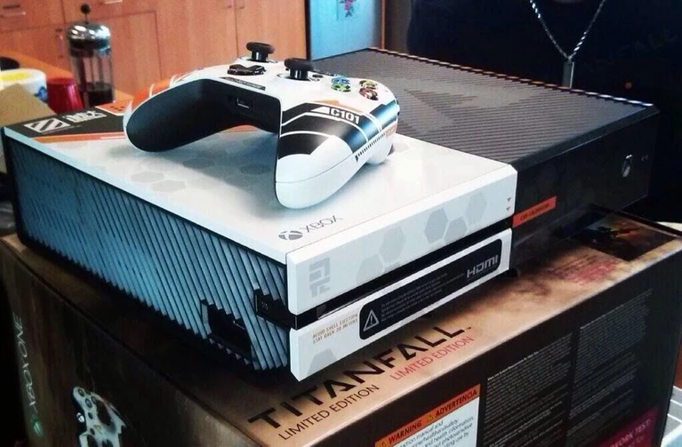 Le Xbox One griffate Titanfall solo per gli sviluppatori