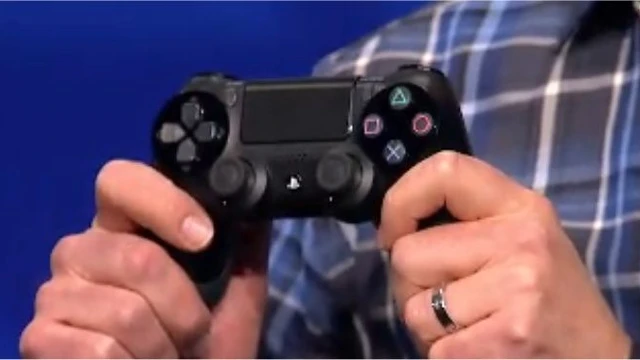 Il nuovo Firmware di PS4 e il LED del controller