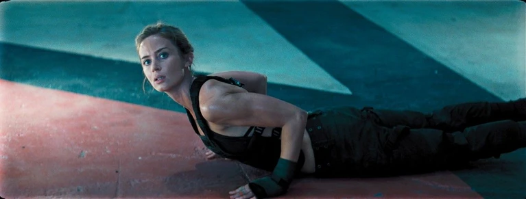 Batman V Superman Dawn of Justice  Emily Blunt sarà la nuova Catwoman