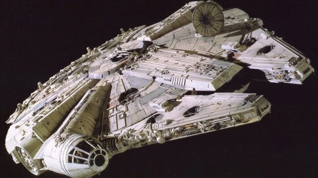 Scatti rubati dal Millennium Falcon di Star Wars: Episodio VII