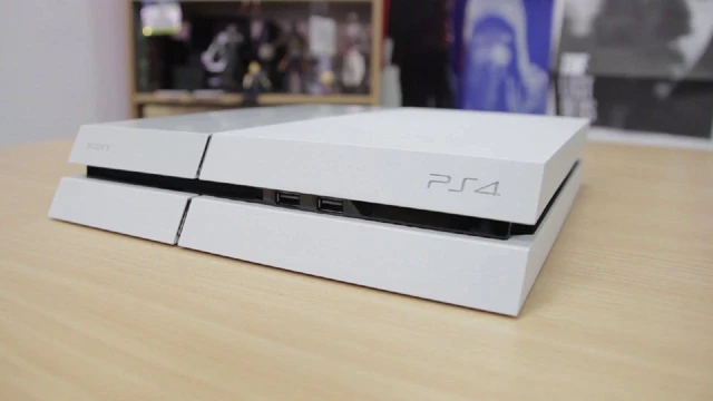 Video Unboxing per il bundle PS4 + Destiny