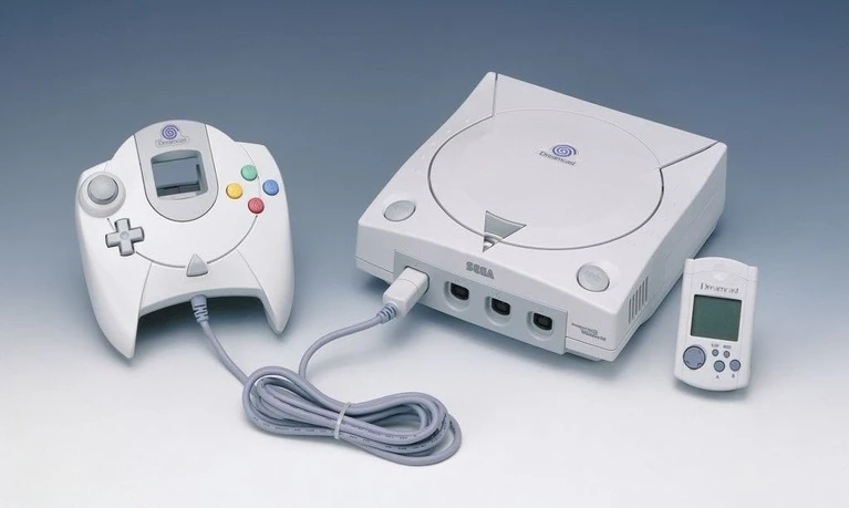 SEGA Dreamcast compie 15 anni