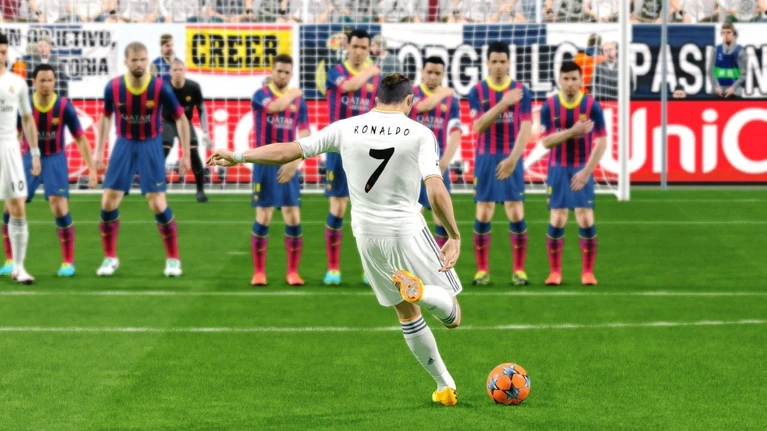 La demo di PES 2015 è uscita in Asia ma potete scaricarla anche voi