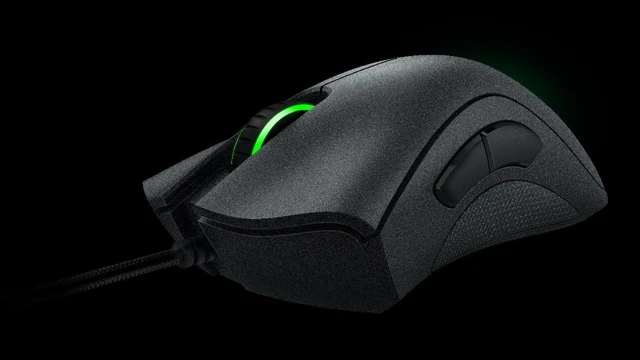 Razer annuncia DeathAdder Chroma