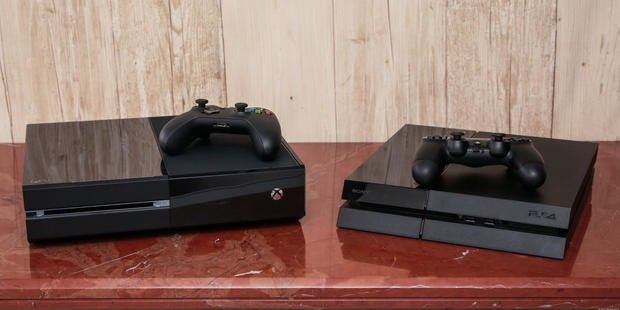 4 metri e mezzo di caduta libera una Ps4 e una Xbox One