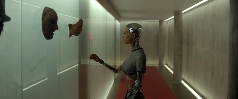 Trailer e poster italiani per ExMachina