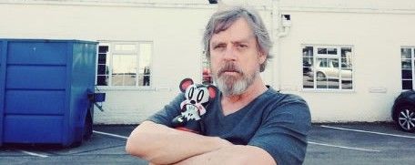 Mark Hamill su Star Wars VII salire sulla Millennium Falcon la segretezza sul set e il messaggio per Lucas