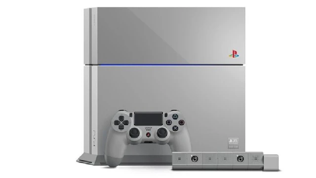 Sony mette all'asta la PS4 del venennale n°1