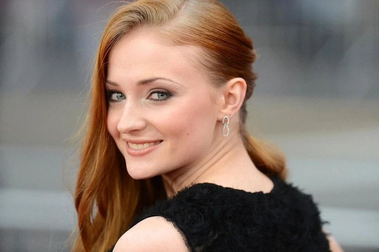 Sophie Turner commenta il suo ruolo di Jean Grey in XMen Apocalypse