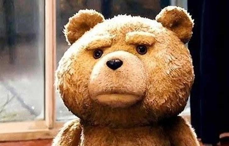 Lirriverente orso Ted si mostra al Super Bowl