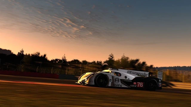 Project CARS slitta di due settimane