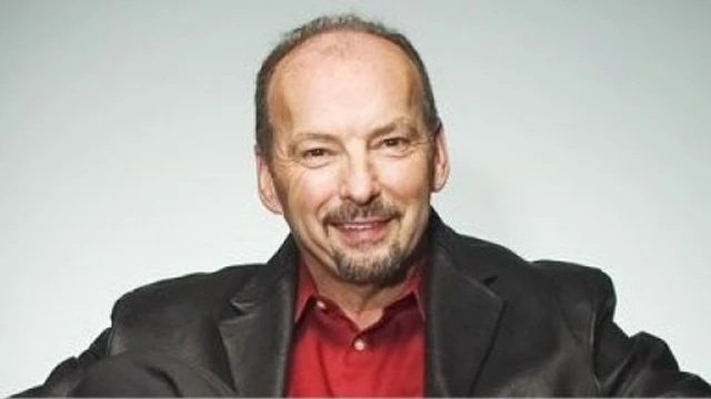 Peter Moore: ''DLC sul disco? Sciocchezze!''