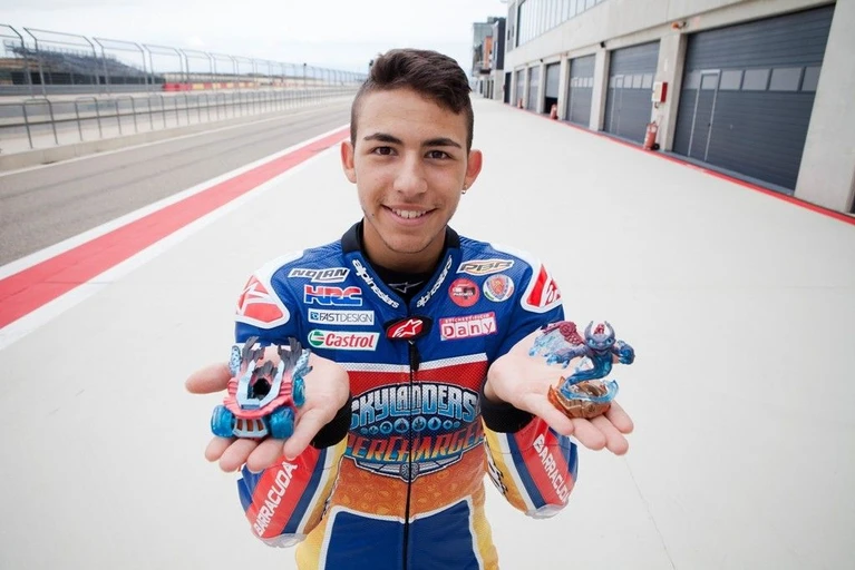 Skylanders SuperChargers corre insieme al  pilota Enea Bastianini