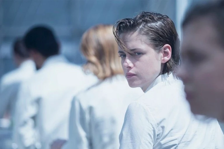 Immagini e clip per Equals con Kristen Stewart e Nicholas Hoult