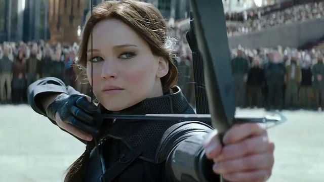 Da oggi al cinema Hunger Games: Il Canto della Rivolta - Parte 2! Ecco una clip e intervista a Peeta