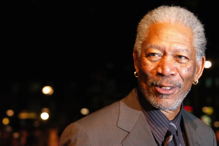 Atterraggio demergenza per Morgan Freeman Nessun problema per lattore