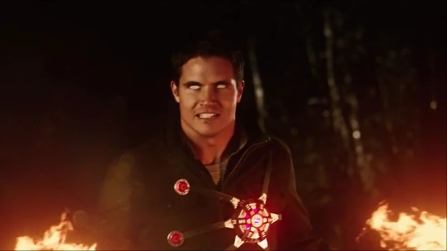 Robbie Amell comparirà nuovamente come Ronnie Raymond nella serie tv The Flash?