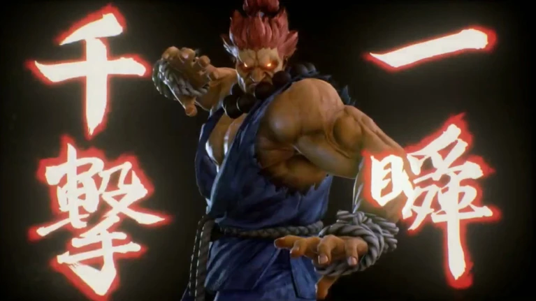 Akuma irrompe allinterno del settimo King of Iron Fist Tournament