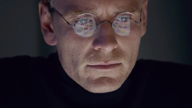 Michael Fassbender in una video intervista per Steve Jobs