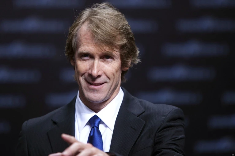 Ufficiale Michael Bay dirigerà Transformers 5