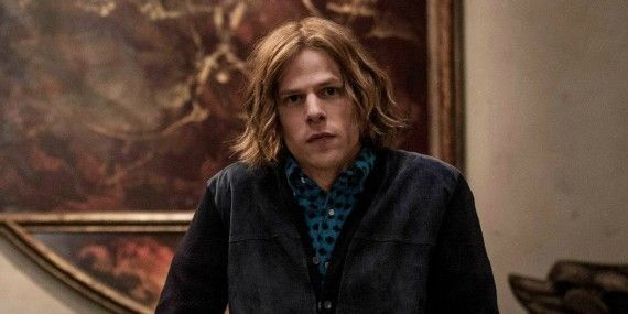 Jesse Eisenberg chiede ai fan chi vincerà tra Superman Batman e Lex Luthor