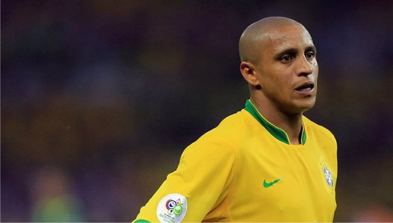 Roberto Carlos arriva su PES Club Manager