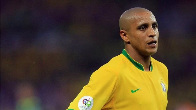 Roberto Carlos arriva su PES Club Manager