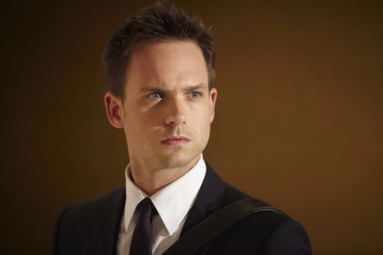 Patrick J Adams sarà un supereroe in DCs Legends of Tomorrow