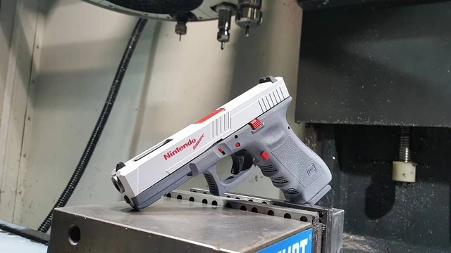 Dal Texas arriva una Glock ispirata alla NES Zapper!