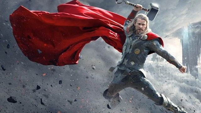 Chris Hemsworth sgrida i suoi compagni Avengers: mi avete eslcuso dal film!