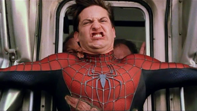 Tobey Maguire e Tom Holland: primo e nuovo Spider-Man in un particolare passaggio di testimone