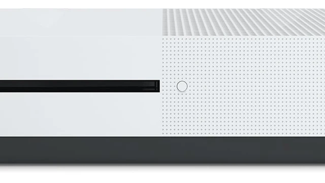 Un piccolo Master Chief dentro Xbox One S