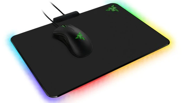 Il nuovo Razer Firefly Cloth Edition è disponibile in pre-ordine