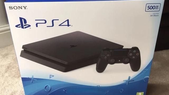 PS4 Slim confermata ufficialmente