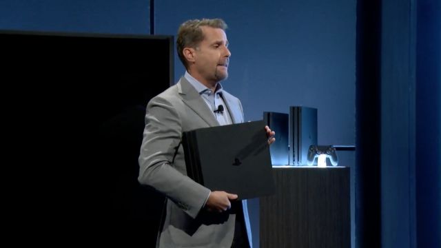 Andrew House motiva il lettore BluRay non4K di PS4 Pro