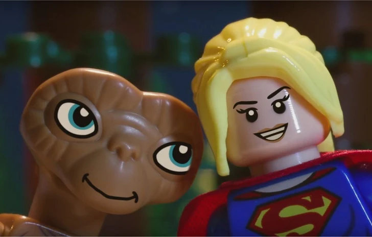 Supergirl presenta ET su LEGO Dimensions