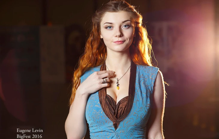 Margaery Tyrell a spasso per la fiera  ma è un cosplay