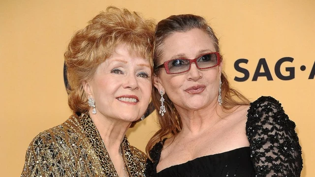 Debbie Reynolds stroncata da un malore: ci lascia la madre di Carrie Fisher