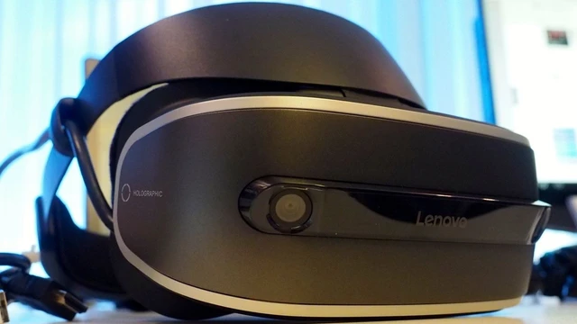Anche Lenovo si tuffa nel mondo della realtà virtuale