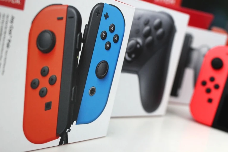 Lo sfasamento del JoyCon di sinistra Un errore di progettazione