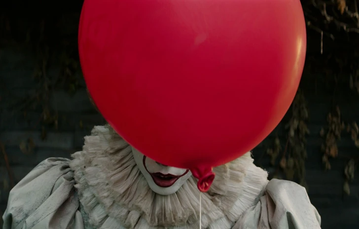 Pennywise si mostra in un nuovo trailer inquietante