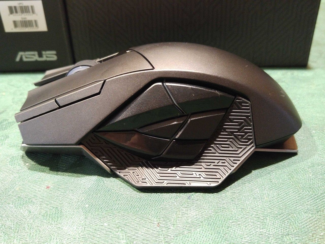 ASUS ROG Spatha