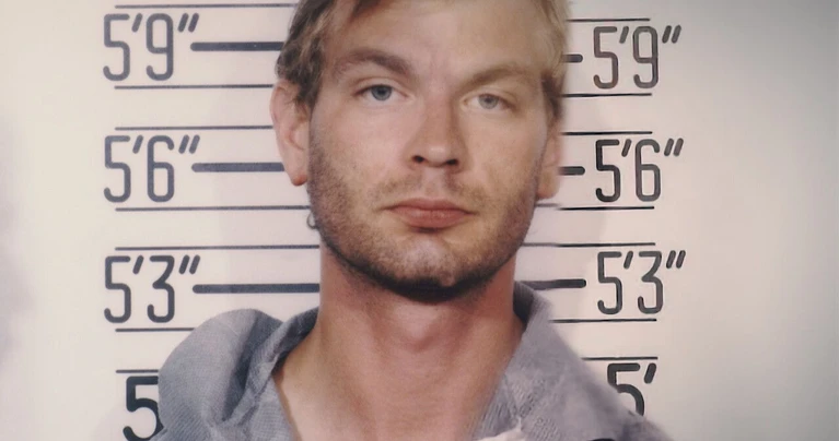 Crimini in serie: il caso di Jeffrey Dahmer e Monster in TV