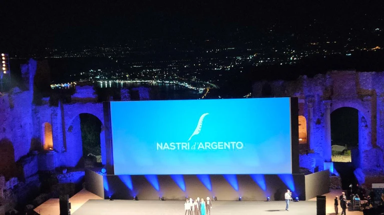 Taormina Film Fest 2024 inaugura con i Nastri dArgento celebrazione della commedia italiana con Verdone De Sica e tanti altri